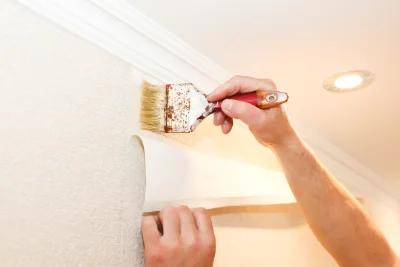 Pose de papier peint à Jugon-les-Lacs — revêtements muraux et toiles de verre